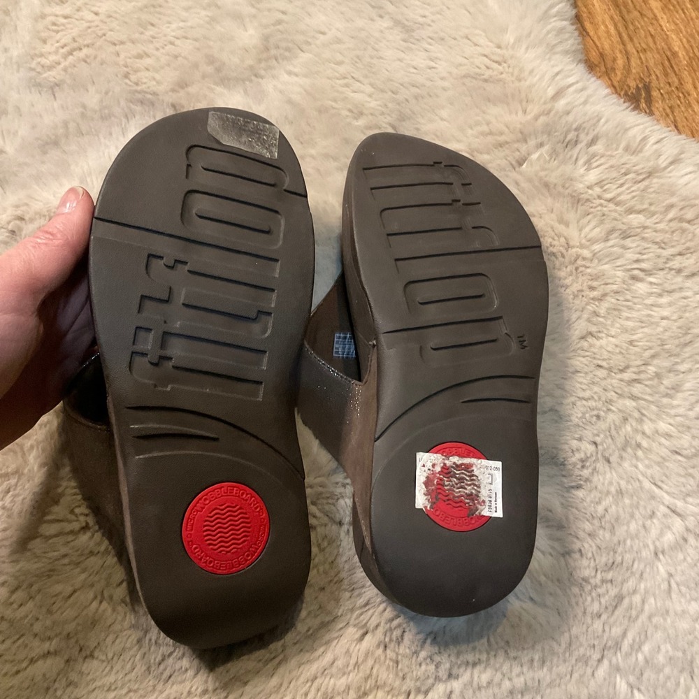 Fitflop‎ Lulu Shimmersuede Size 7 Toe Post Sandals Bronze Shimmer Wobble Board - Picture 6 of 8